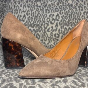 J. McLaughlin Beatrice tan suede tortoise shell heels women’s 8 designer heels